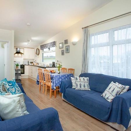 Sunnydaze-Detached Chalet With 2 Bedrooms And 2 Bathrooms And Private Parking Outside Door Dartmouth Kültér fotó