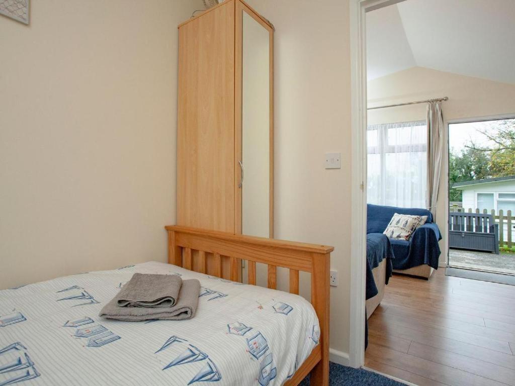 Sunnydaze-Detached Chalet With 2 Bedrooms And 2 Bathrooms And Private Parking Outside Door Dartmouth Kültér fotó