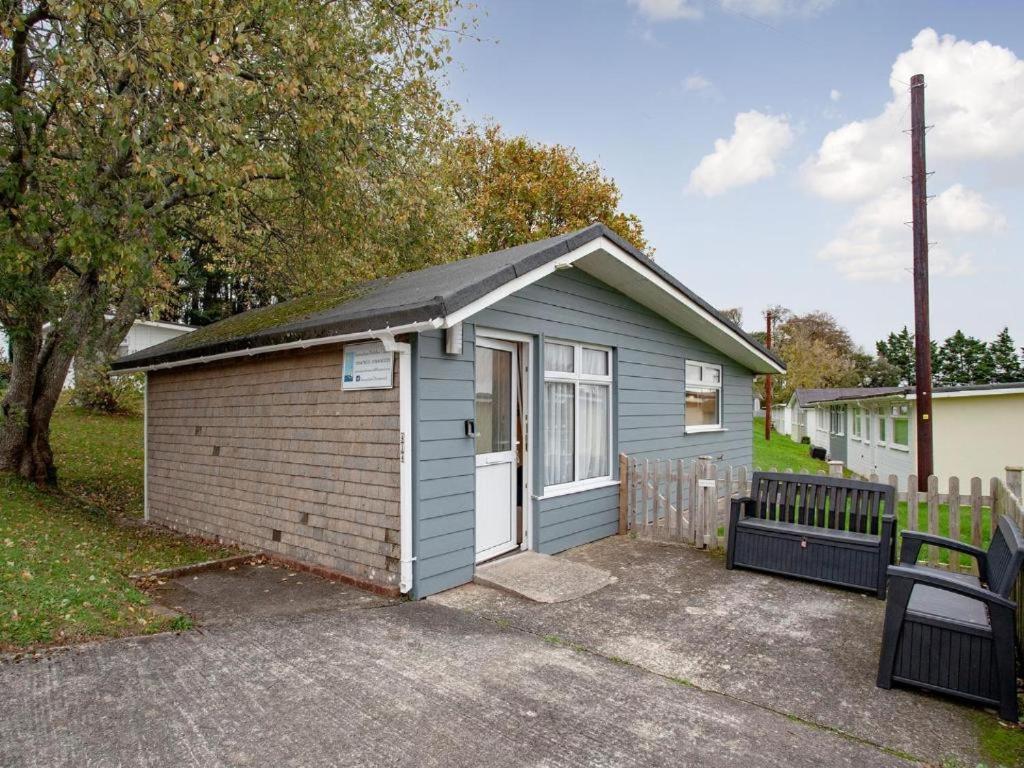 Sunnydaze-Detached Chalet With 2 Bedrooms And 2 Bathrooms And Private Parking Outside Door Dartmouth Kültér fotó